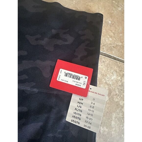 NWT Spanx L High Waisted Bike Shorts Camouflage - Picture 2 of 5